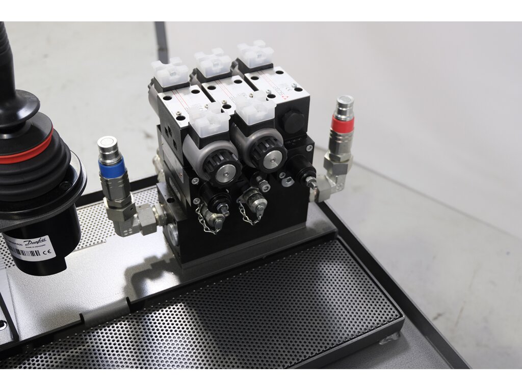 Hydraulic Training Bench SHCO V3 (SHCO V3) from ID System Didactic