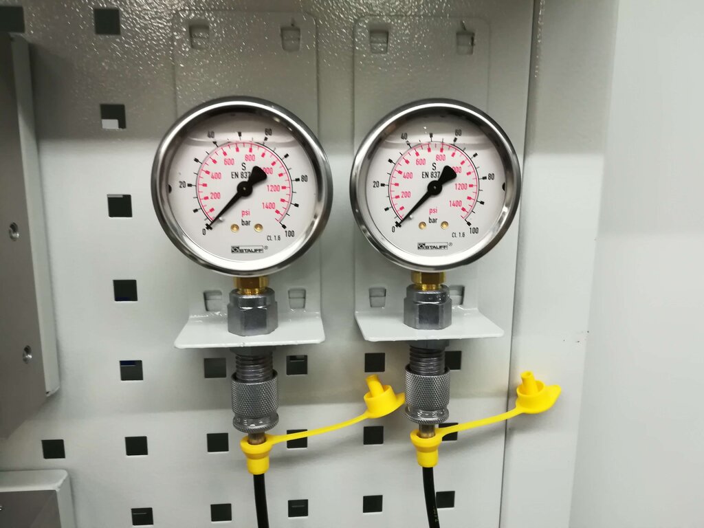 Hydraulic double-sided test bench with fixed displacement pump (DMSD-01) from Iventec