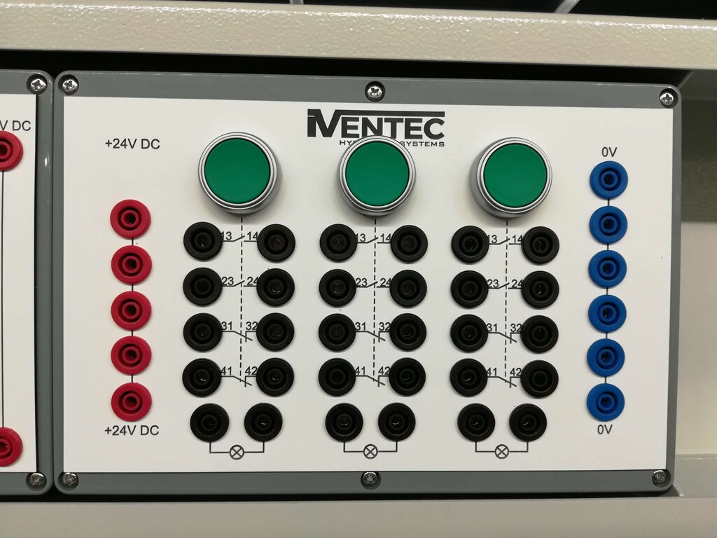 Hydraulic double-sided test bench with variable displacement pump (DMSD-02) from Iventec